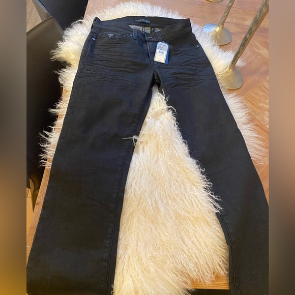 BNWT Premium Guess men’s Lincoln jeans in size 30x32!! - Picture 1 of 9